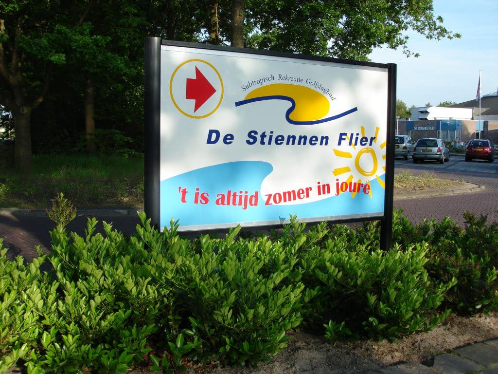 Een Zaak Van Communicatie - Jeroen Tollenaar, De Stiennen Flier, slogan 't is altijd zomer in Joure 3